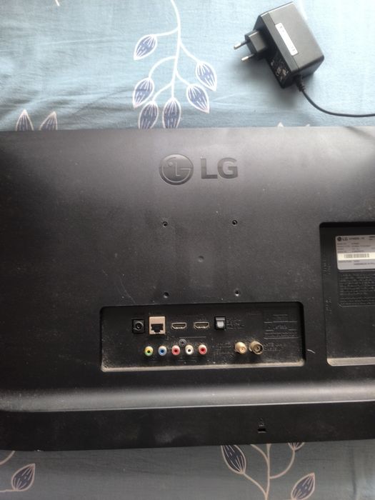 tv lg 24tn520s com oferta de suporte parede