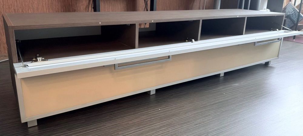 ТВ тумба 220 см для Hi-Fi системы и домашнего кинотеатра