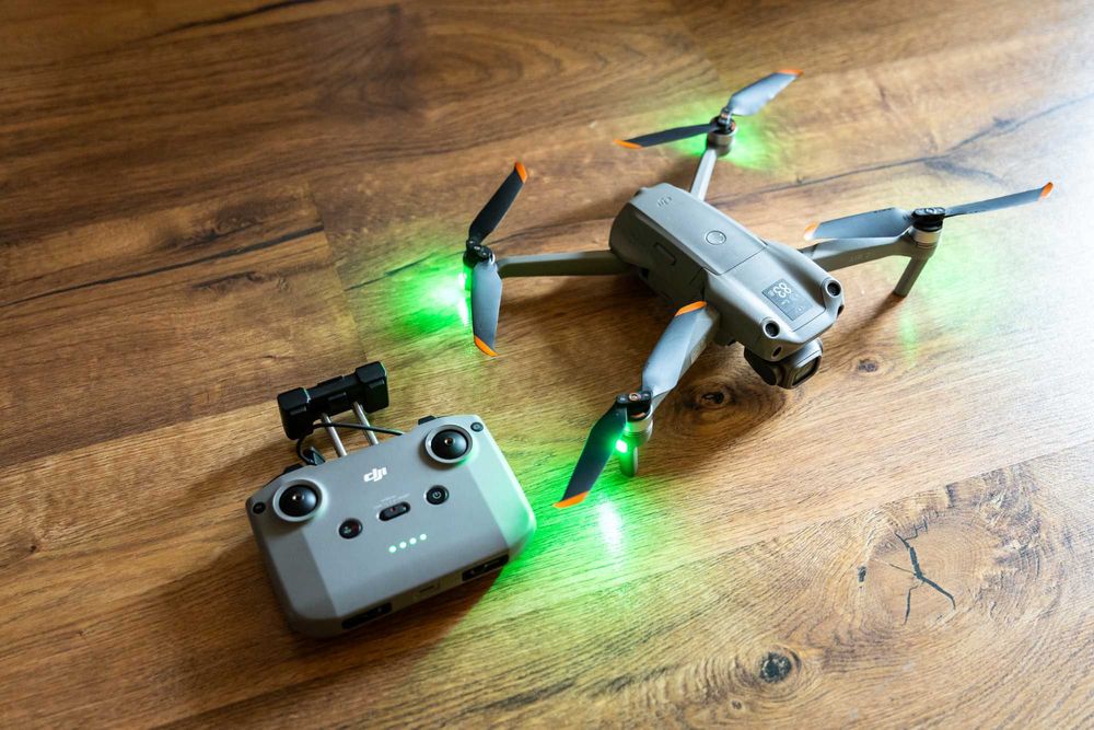 Dron DJI AIR 2S - zestaw Fly More Combo + 8 filtrów Freewell