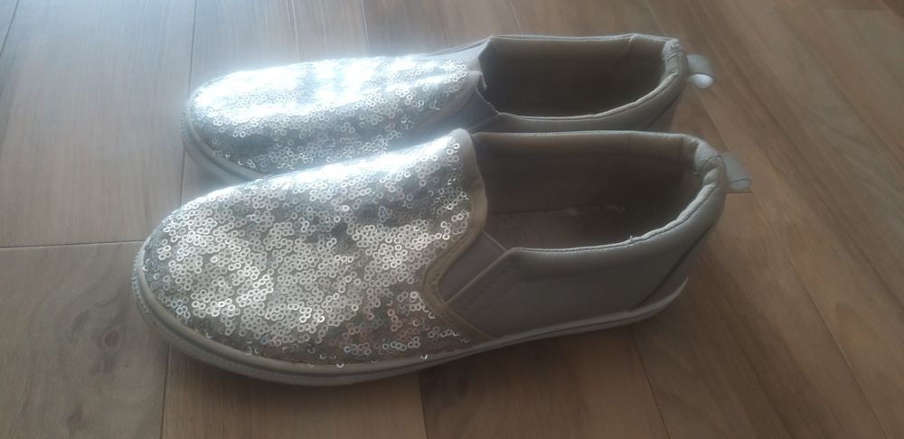 Buty srebrne slip on rozm 36