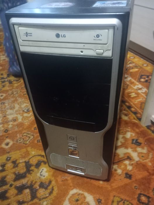 Продам системник робочый 2 ядерный 4 оперативки 512 видео