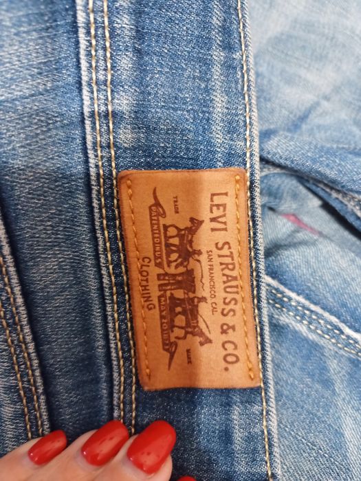 Продам жіночі джинси LEVI STRAUSS