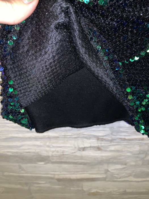 Платье в пайетках