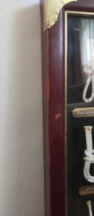 Tablica z węzłami marynarskimi