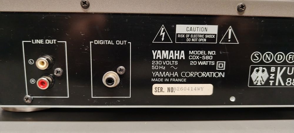 Odtwarzacz CD player YAMAHA CDX-580