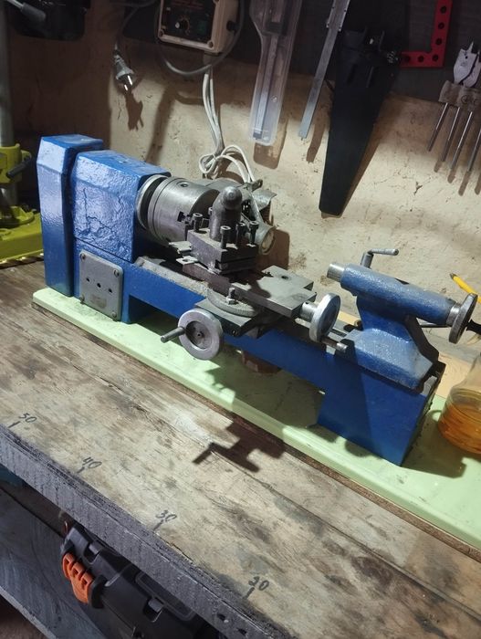 Токарный станок 1д601