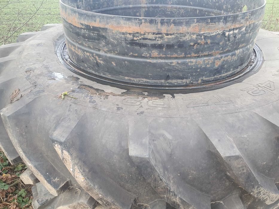 Sprzegi kola blizniacze 520/85R42