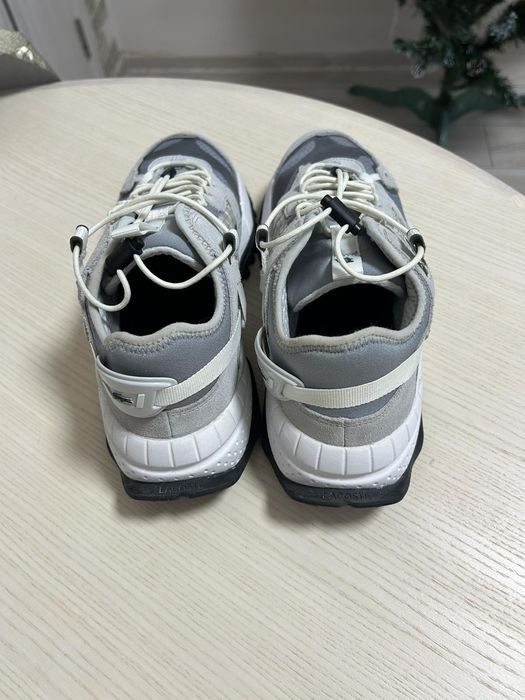 Нові оригінальні кросівки