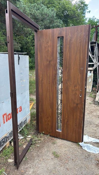 Двері вхідні монтаж доставка