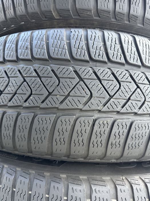 225/60/18 Pirelli Sottozero 3 RUN FLAT