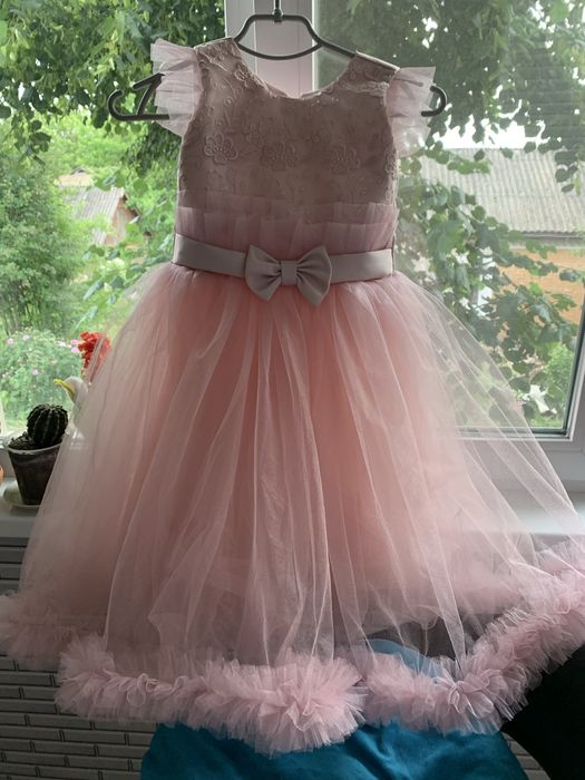 Продам гарну сукню!