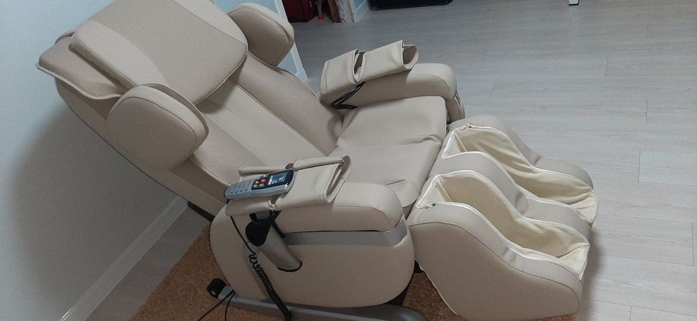 Кресло масажер новий