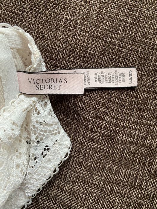 Лифчик (бюстгальтер) Victoria's Secret размер 75 D