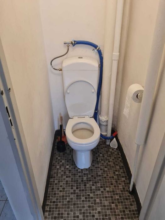 1 room in a 3 bedroom apartment,  available immediately