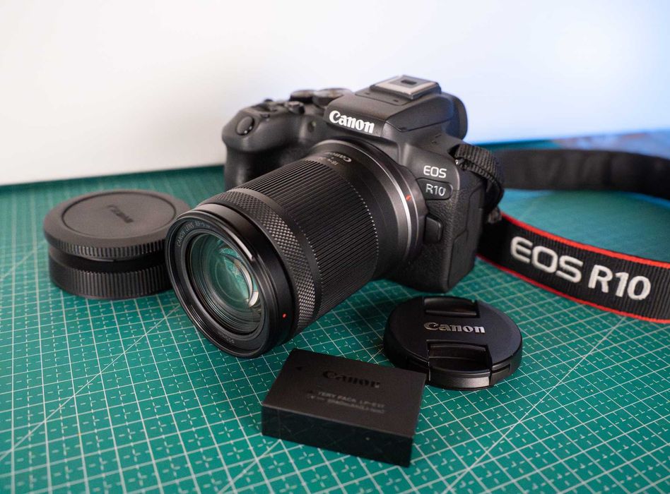 Zestaw: Canon EOS R10 + obiektyw RF-S 18-150mm f/3.5-6.3 IS STM + dodatkowa oryginalna bateria Canon LP-E17