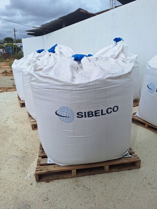 Areia de quartzo / sílica Sibelco – 1,5 toneladas por saco