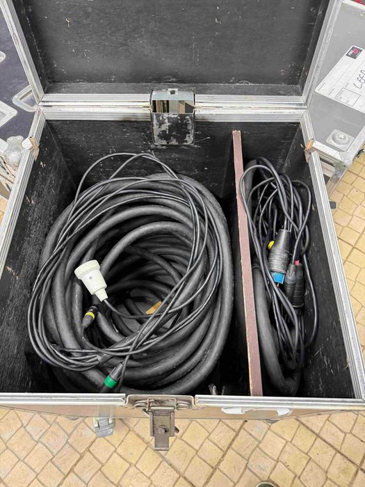 Malha Sinal + Corrente com Flight Case 60cm x 60cm x 90cm