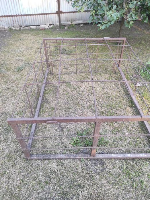 Клетка для перевозки свиней