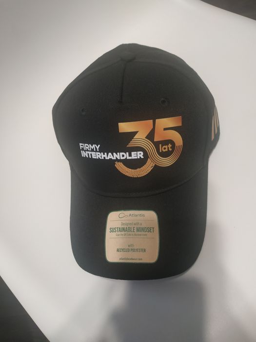 Nowa czapka z daszkiem JCB na 35-lecie