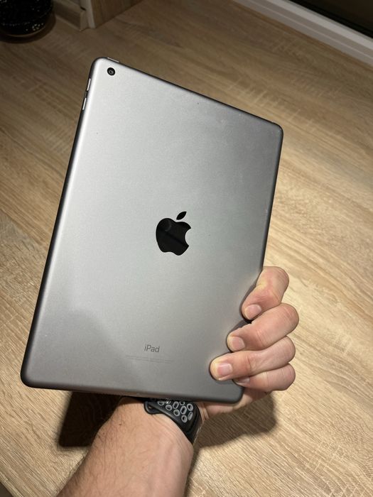 Планшет iPad 6 32 ГБ