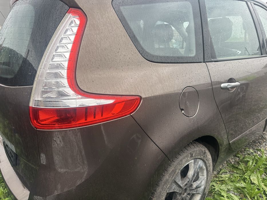 Двері ляда  капот  крило коричневий TCNB на рено гранд сценік 3