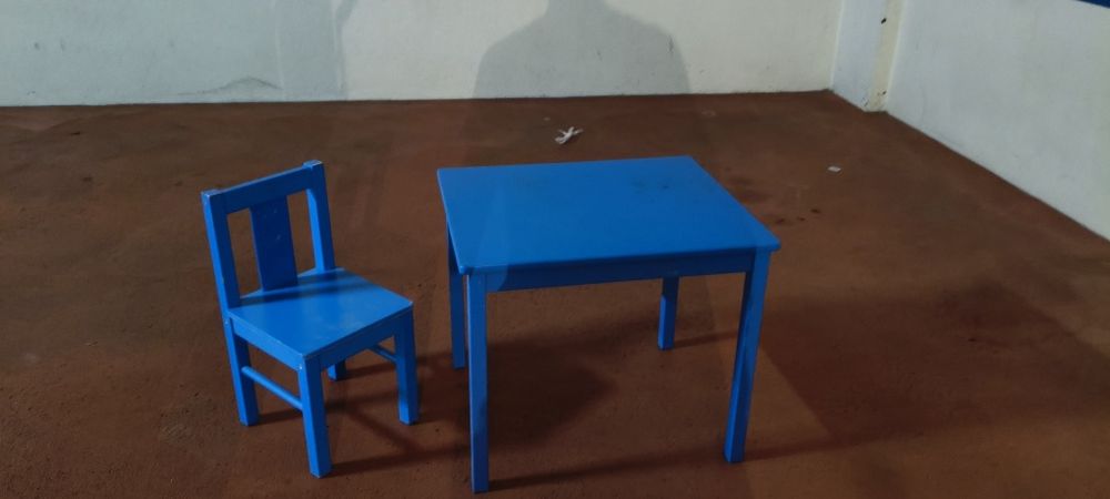 Mesa e  Cadeira criança