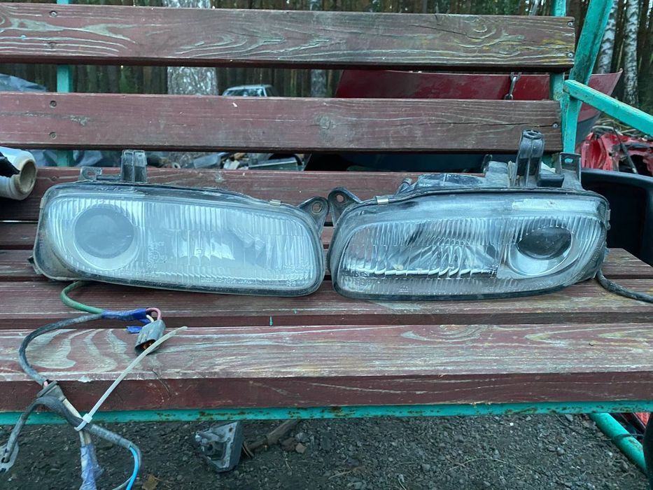 Продам фари на Mazda323 f BA пара