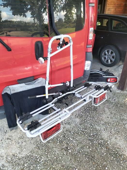 Bagażnik na hak holowniczy na 3 rowery