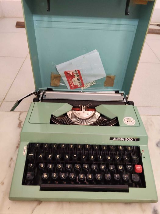 Máquina de Escrever Alpha 500 T Verde com mala