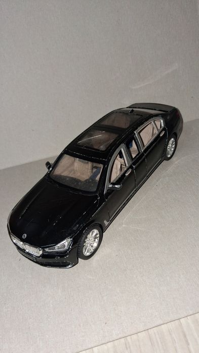 Модель авто 1/24