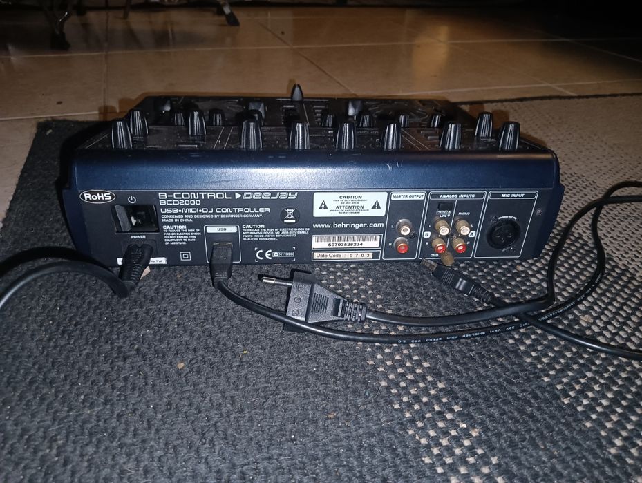 Controladora Dj Behringer BDC2000