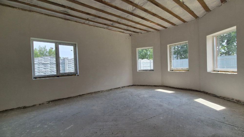 Великий будинок у Немішаєвому під чистову