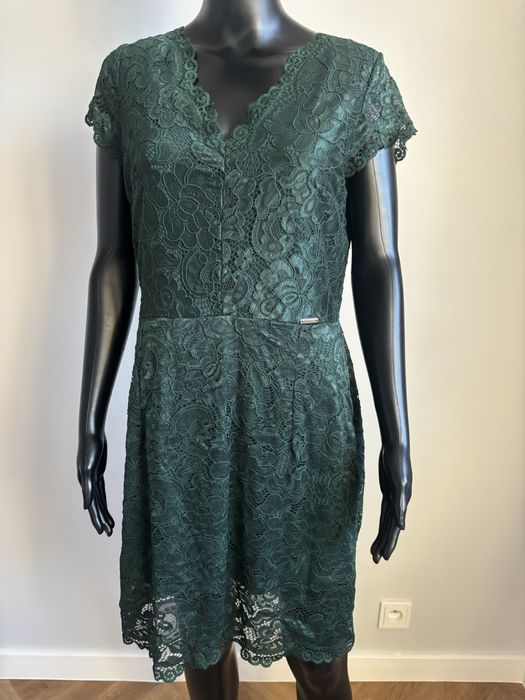 Elegancka koronkowa sukienka NUMOCO XXL Butelkowa zieleń Nowa z metką