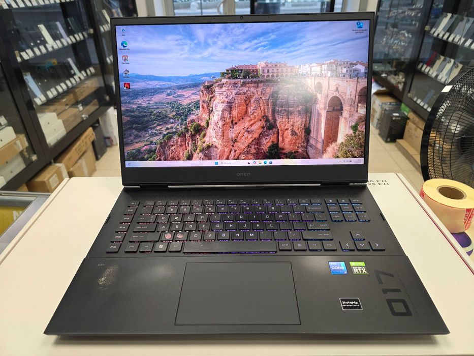 HP OMEN 17-ck1440nw/ i7-12700H 2.30 GHz/ 16GB DDR5 4800 MHz/ 512GB SSD M2/ RTX 3060 6GB/ 17.3" FHD 144 Hz/ W11 Home/ GW 12 MSC