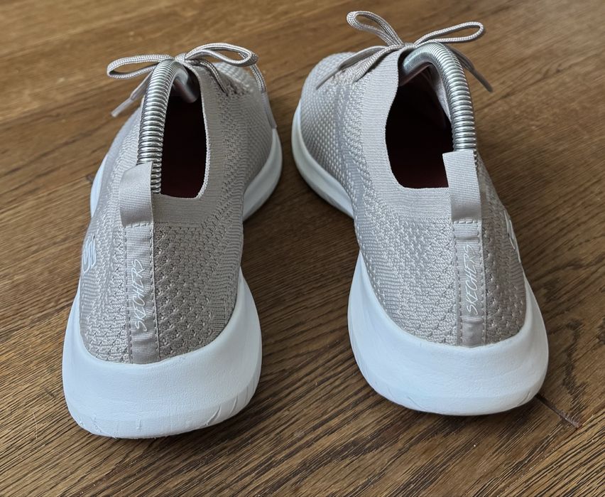 Skechers кросівки жіночі р.40(27 см)