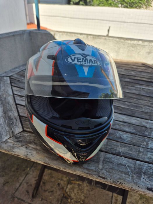 Capacete mota marca Vemar