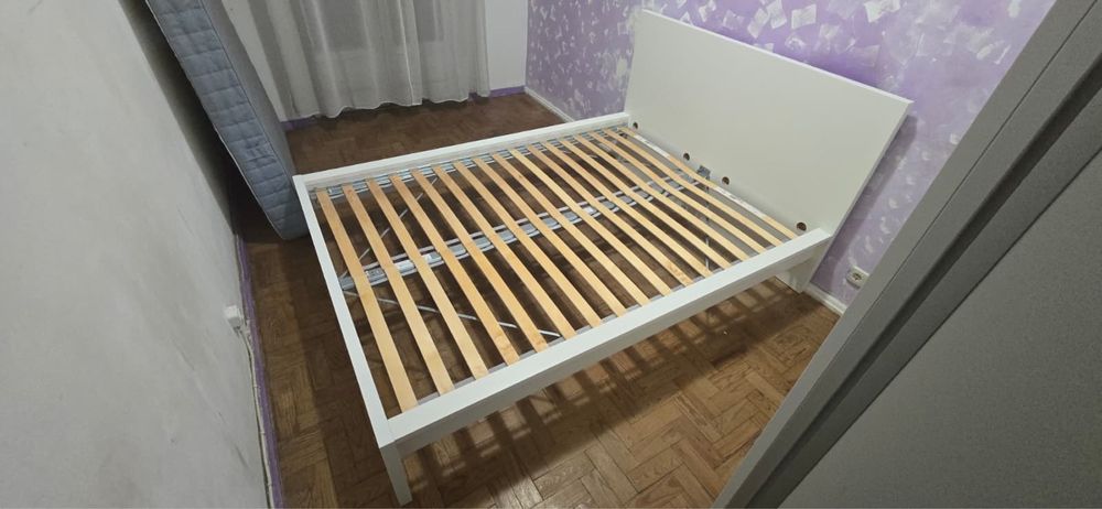 Cama de Casal + Roupeiro