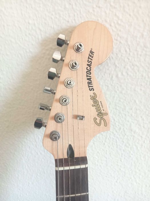 Guitarra Elétrica Semi Nova