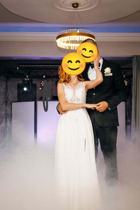 Suknia ślubna z diamencikami