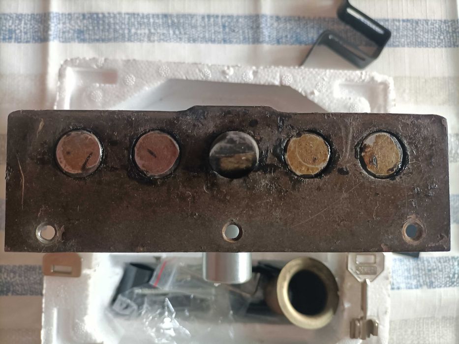 Fechadura  de trancas de porta de rua