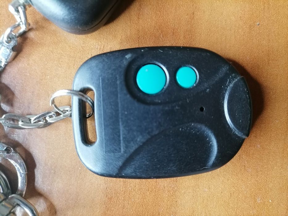 Продам пульты разные