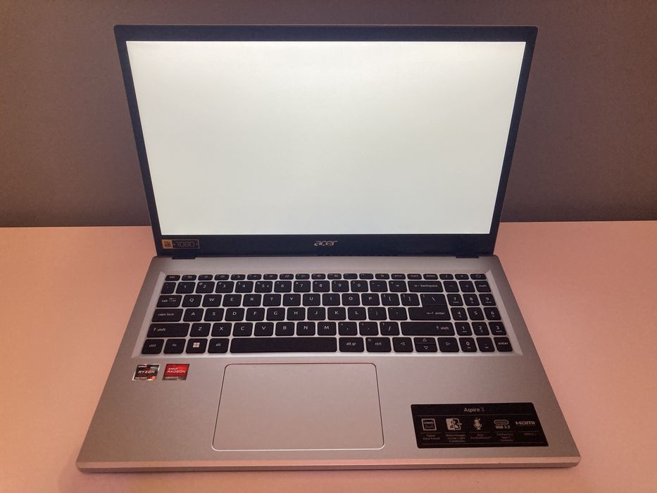 Acer Aspire 3 1TB 16Gb Ram AMD Ryzen 5 7520U Bateria 93,7% Windows 12