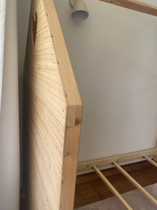 Cama casinha em madeira maciça