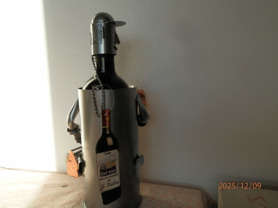 Suporte para Garrafa -   Metal  - Artesanal - novo