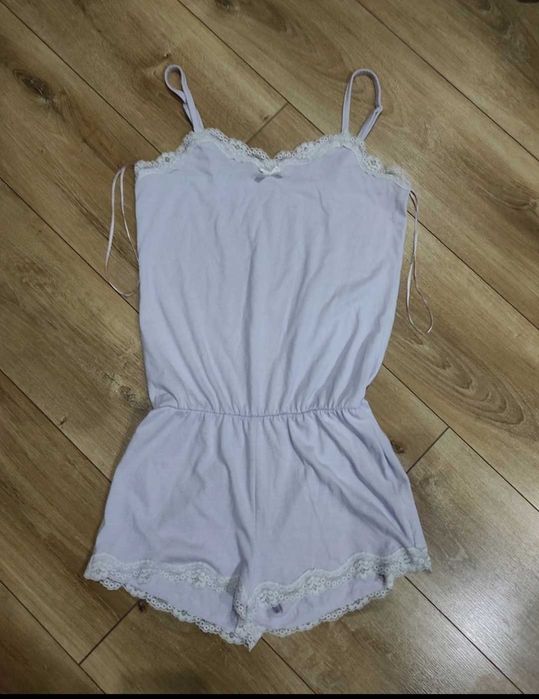 Fioletowa piżama piżamka kombinezon onesie koronka do spania 40 42