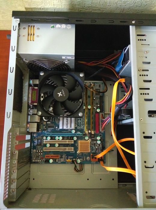 Продам свой компьютер. Intel Core 2 Quad. LGA775. 4 ядра. Монитор.