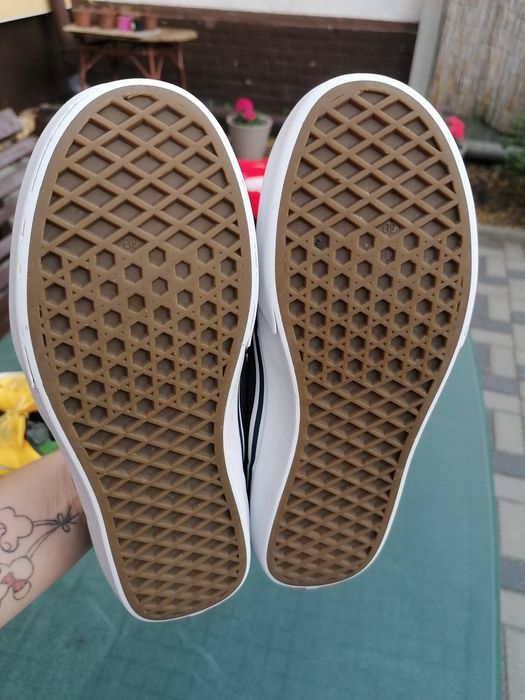 Vansy trampki sznurowane