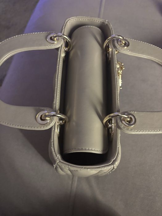 Carteira nova da Dior . Nunca usada