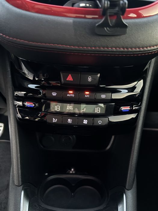 Peugeot 208 GTI 2013
