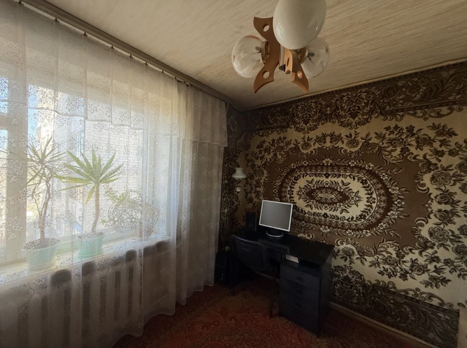 Продам килим великий 2*3 м